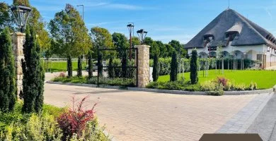 - Napi árak reggelis ellátással