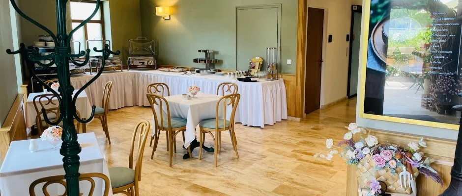 reg Halsz tterem s Fogad Tt