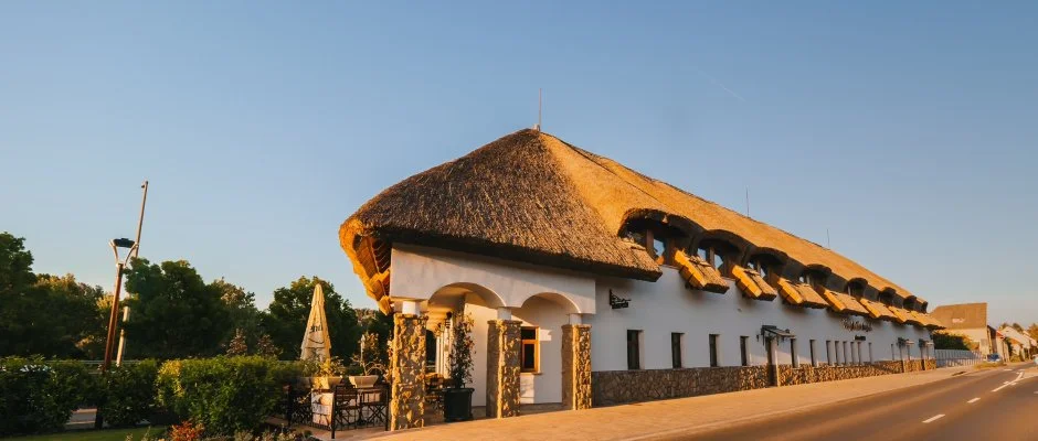 reg Halsz tterem s Fogad Tt