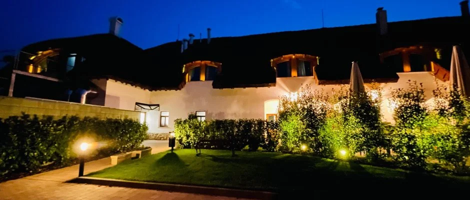 reg Halsz tterem s Fogad Tt