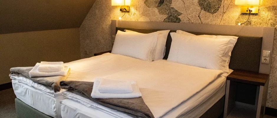 reg Halsz tterem s Fogad Tt