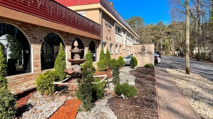 reg-t Hotel Tata