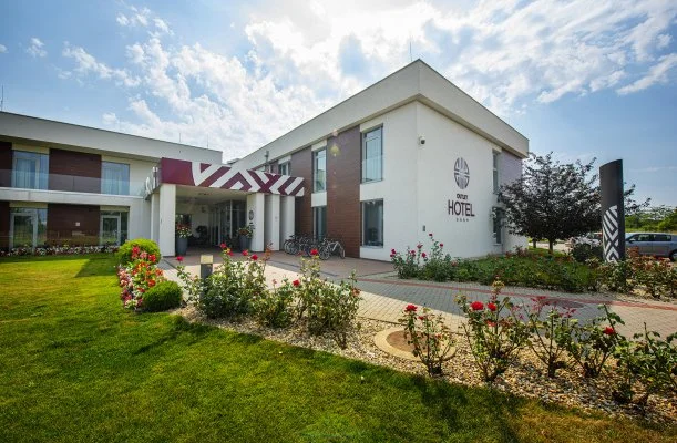 Outlet Hotel Polgr