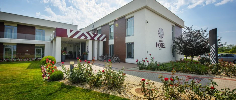 Outlet Hotel Polgr