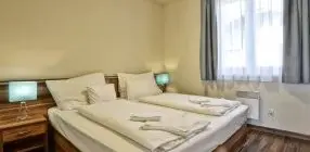 Pandora Zs�ry Apartmanok - Napi �rak f�rd�bel�p�vel