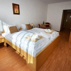  Noszvaj - Két ünnep között