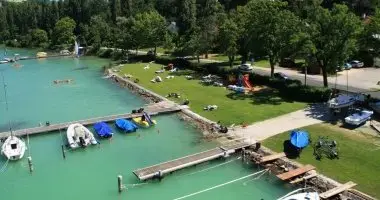 Tihanyi vakci reggelivel (1 jtl)