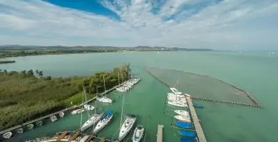 Napi �rak reggelis ell�t�ssal (1 �jt�l)