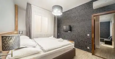 Augusztus 20. (min. 3 �j)