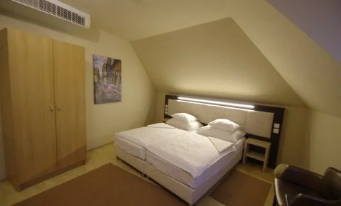 Hotel Vadászkürt Székesfehérvár - Két ünnep között