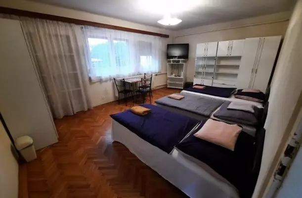 Peró Vendégház Debrecen Peró Vendégház Debrecen