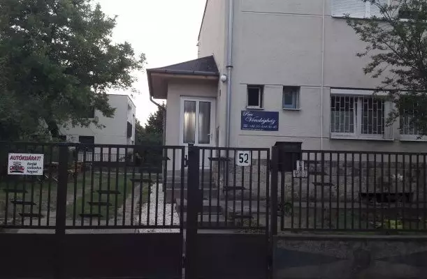 Peró Vendégház Debrecen Peró Vendégház Debrecen