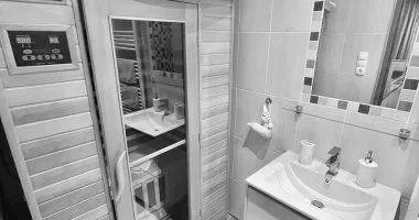 Október 23. (min. 2 éj)