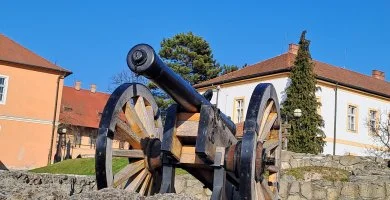 M�jus 1. (min. 2 �j)