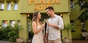 Pl�za Hotel Gyula - Pl�za �res� reggelis ell�t�ssal