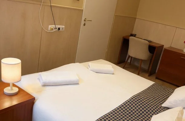 Pl�za Hotel Gyula