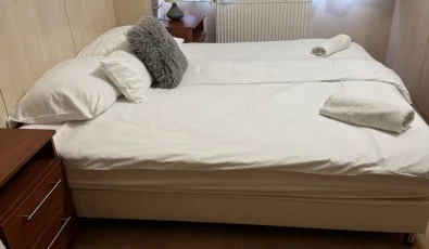 Pl�za Hotel Gyula