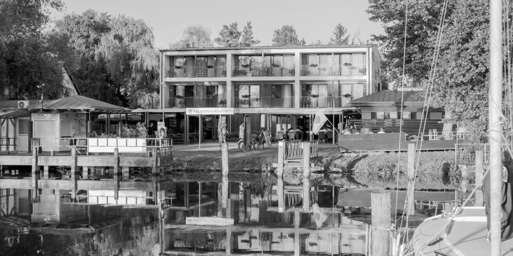 Port �tterem & Panzi� Balatonm�riaf�rd�