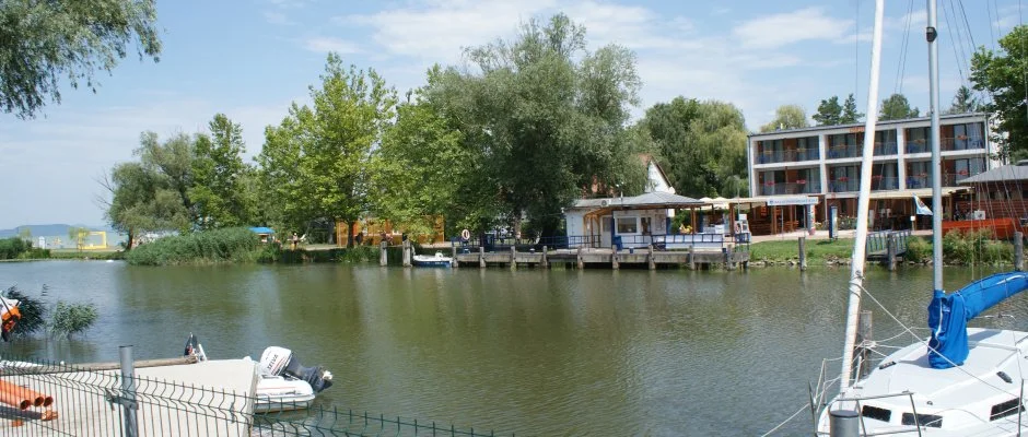 Port tterem & Panzi Balatonmriafrd