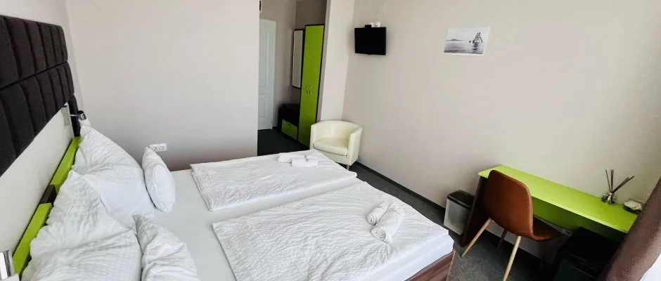 Port tterem & Panzi Balatonmriafrd