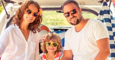 Csal�di vak�ci� (min. 3 �j) 