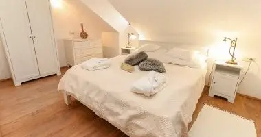 Napi �rak f�lpanzi�s ell�t�ssal (1 �jszaka)