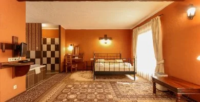 Október 23. (min. 2 éj)