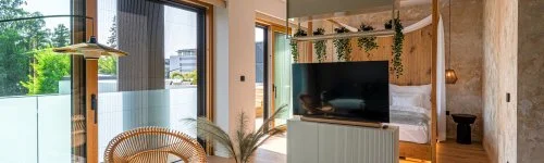 REED Luxury Hotel & Bistro