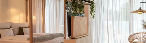 REED Luxury Hotel & Bistro