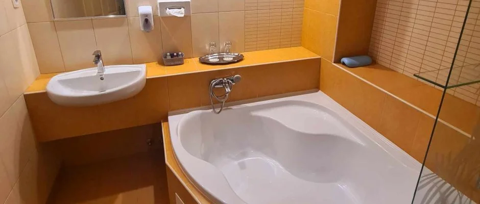 Salg Hotel Salgtarjn-Eresztvny