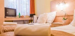 Salg� Hotel - M�jus 1.