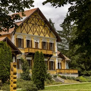 Sasréti Vadászkastély Almamellék - Napi ár reggelis ellátással (1 éjtől)