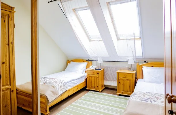 Sasrti Vadszkastly Almamellk