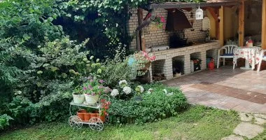 M�jus 1. (min. 2 �j)