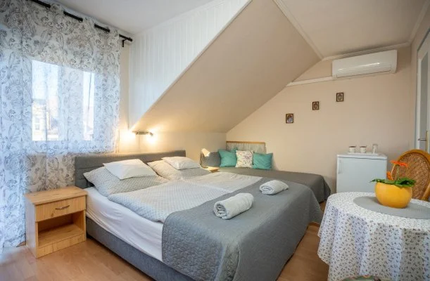 Siesta Vend�gh�z Eger