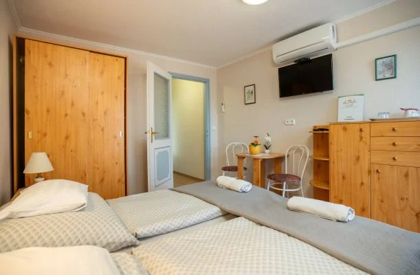 Siesta Vend�gh�z Eger