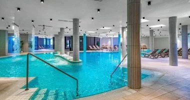 - Kedvezményes ár félpanzióval