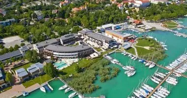 Pihen�s m�jusban, j�niusban, j�liusban