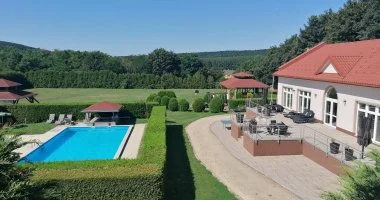 Ny�ri kiruccan�s (min. 4 �j)