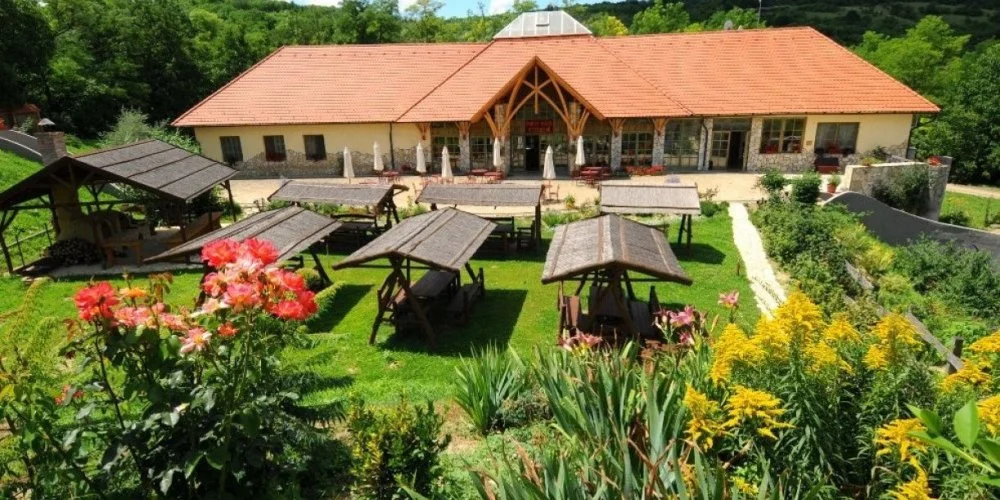 Somogy Kertje Üdülőfalu és Étterem Bonnya