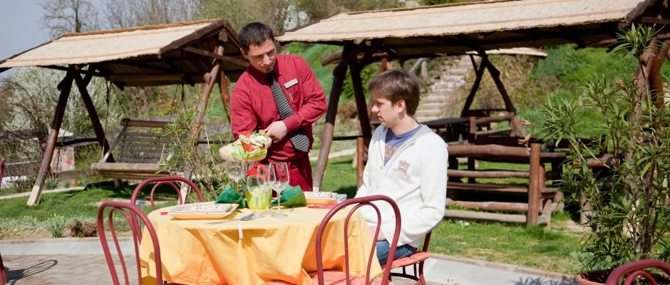 Somogy Kertje dlfalu s tterem Bonnya