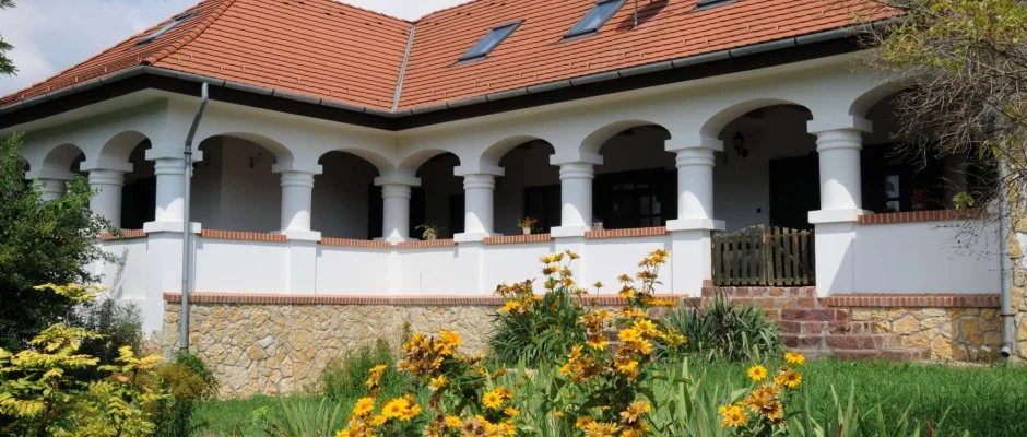 Somogy Kertje dlfalu s tterem Bonnya