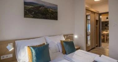 M�jus 1. (min. 2 �j)