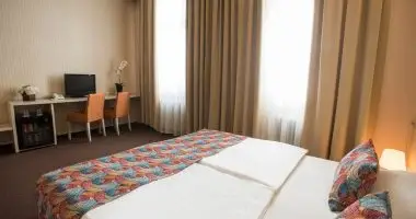 Kedvezm�nyes aj�nlat reggelivel - teljes el�refizet�ssel