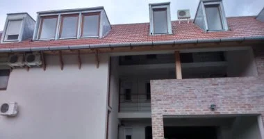 Szilveszter (min. 2 �j)