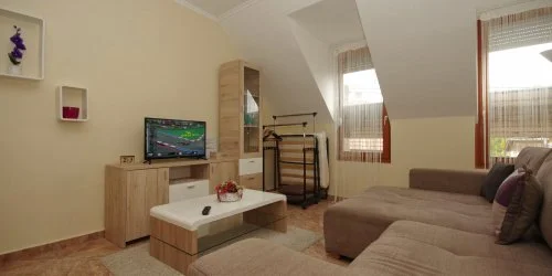 Szamócás Apartman Gyula