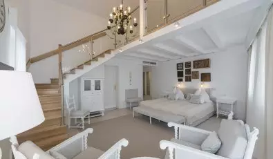 Szrcsa Hotel Szkesfehrvr