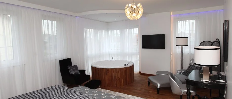 Szrcsa Hotel Szkesfehrvr