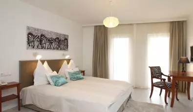 Szrcsa Hotel Szkesfehrvr