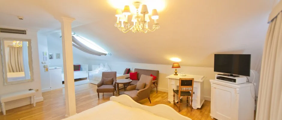 Szrcsa Hotel Szkesfehrvr